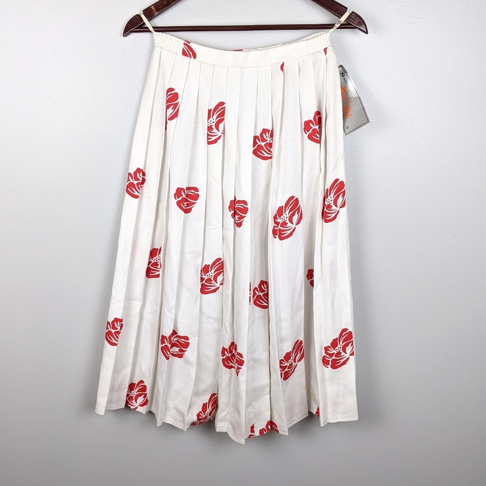 NWT TanJay Vintage Coconut Girl Pleated Skirt